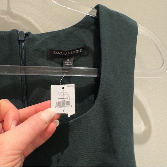 NWT- Banana Republic Dark Green Sleeveless Midi Dress Size 2 - Picture 3 of 7
